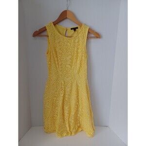 City‎ Triangles Juniors XS Yellow Lace Dress